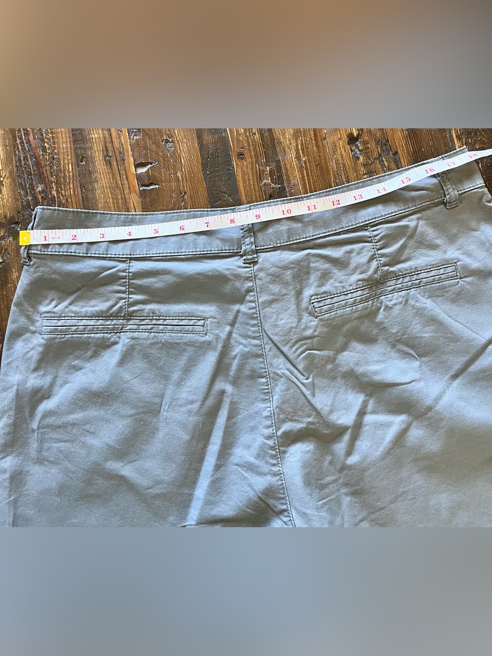 Old Navy Trio of High Waist Everyday Shorts: Tan,Gray, Green Sz 12 EUC - Picture 15 of 16